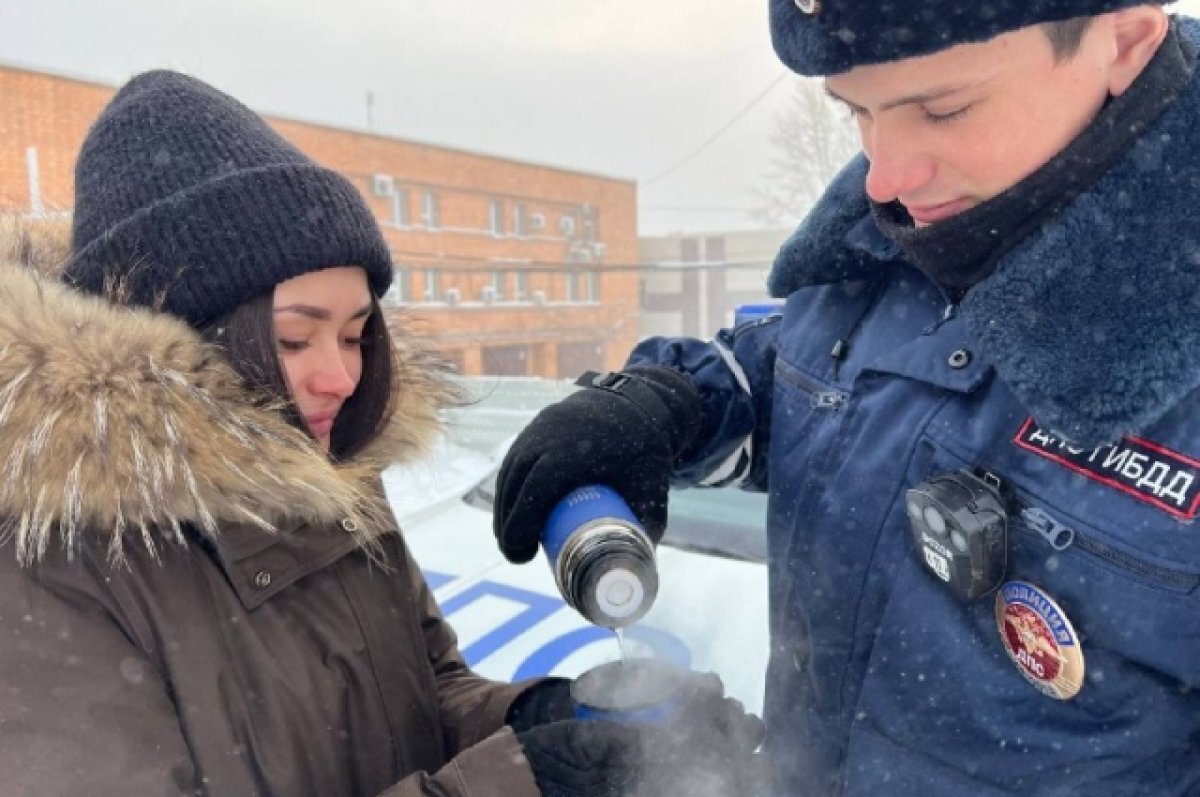    Дорожные полицейские поздравили жителей Красноярского края с Днём чая