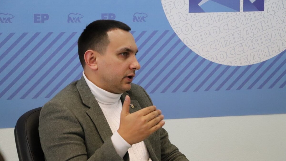     Для представителей «Единой России» особая важность «Прямой линии» Владимира Путина состояла в том, чтобы убедиться в правильном понимании поставленных президентом задач и верно расставить приоритеты на основании заданного курса, отметил секретарь Хабаровского реготделения партии Максим Иванов.