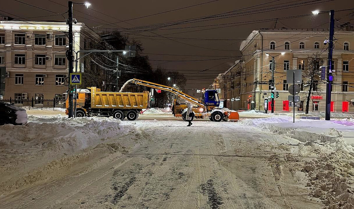 Уборка улиц от снега.