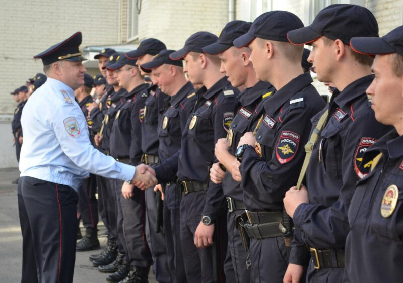 Полиция престижно. Сотрудник полиции.