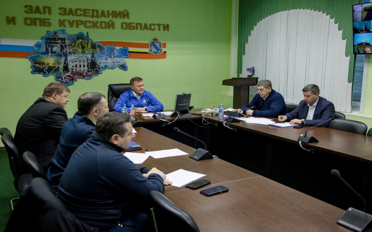    Роман Старовойт рассказал о ситуации в области на фоне снегопада