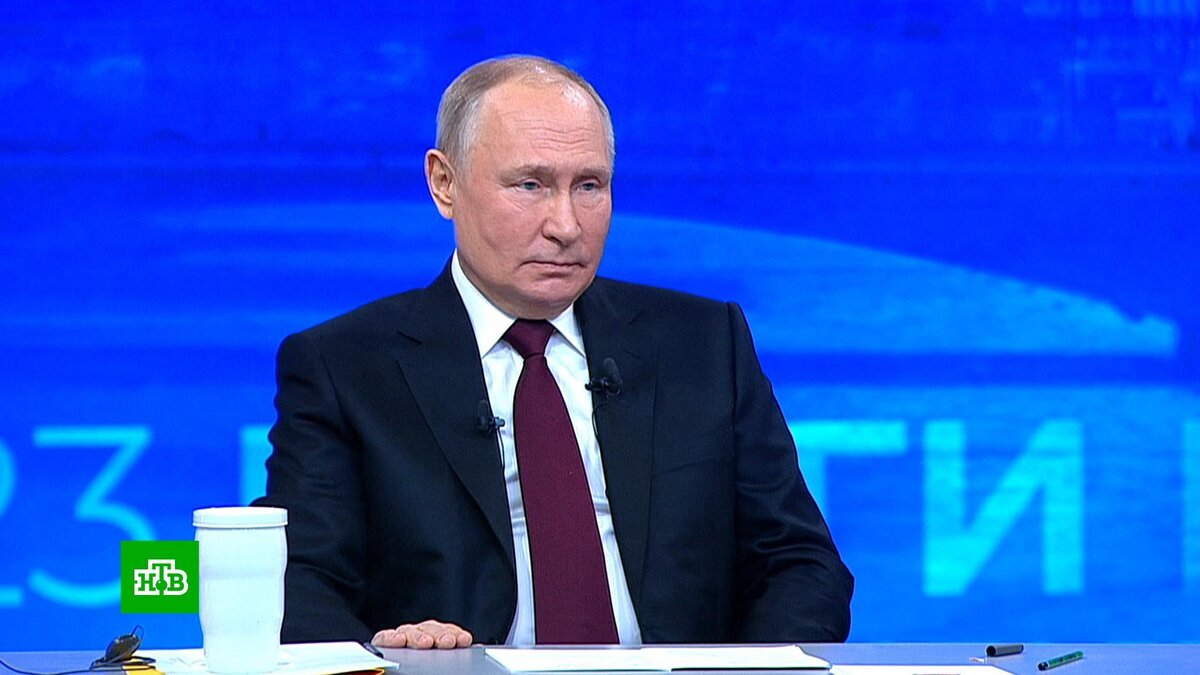    Путин отвечал на вопросы россиян и журналистов более 4 часов