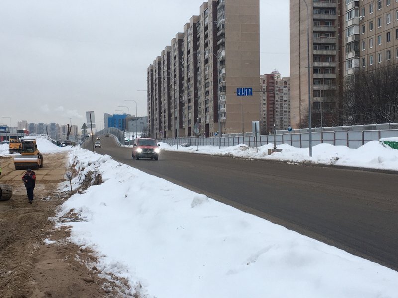     Открыто рабочее движение по левому путепроводу на Московско-Дунайской развязке в Петербурге. Фото "ДорИнфо" 15.12.2023