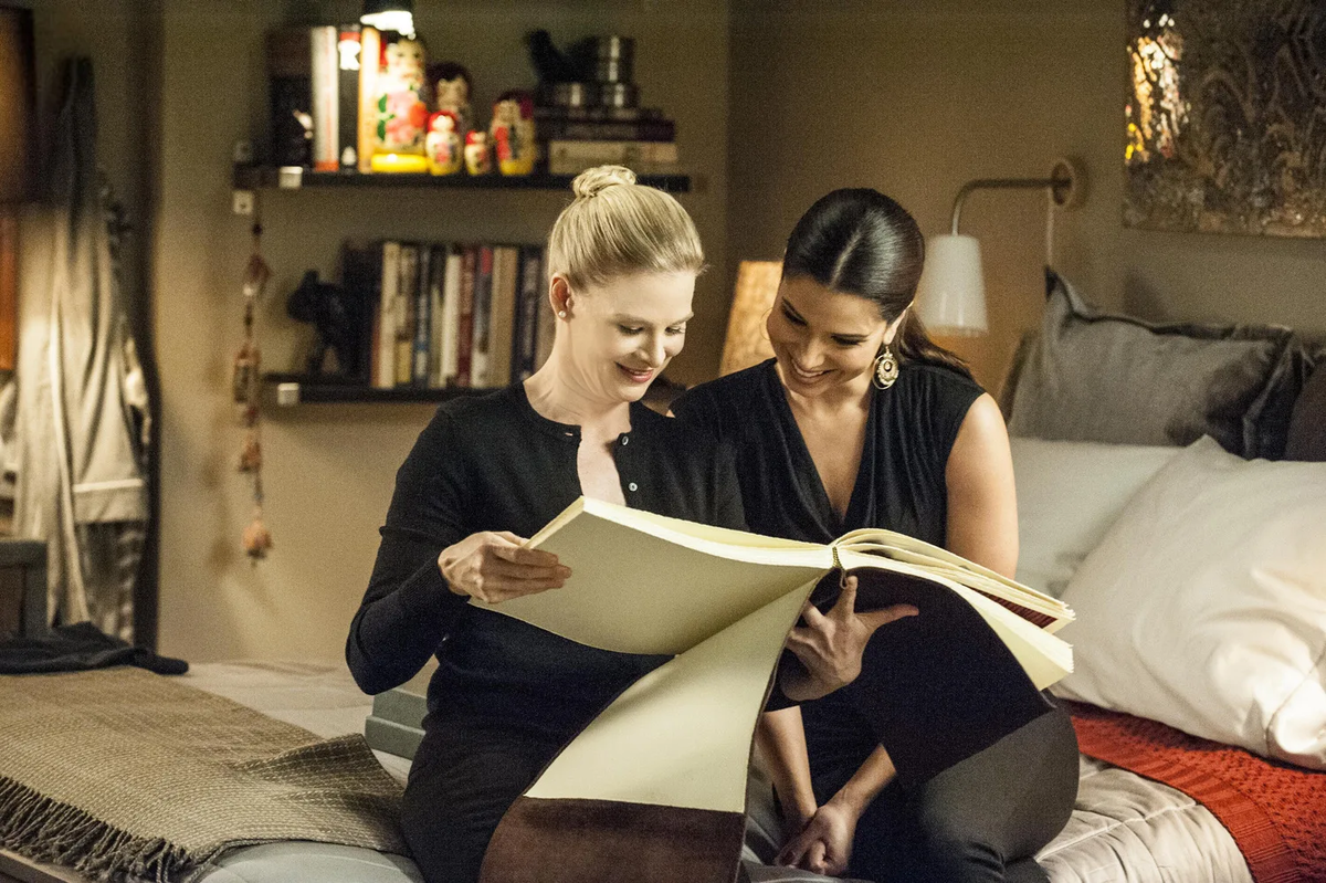 присмотр за детьми. присмотр за детьми. забота о младших. красивые няни для ребенка. горничная не любит присматривать за детьми 21.