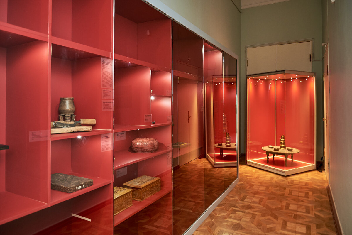 На выставке «Империя смотрит на Восток»