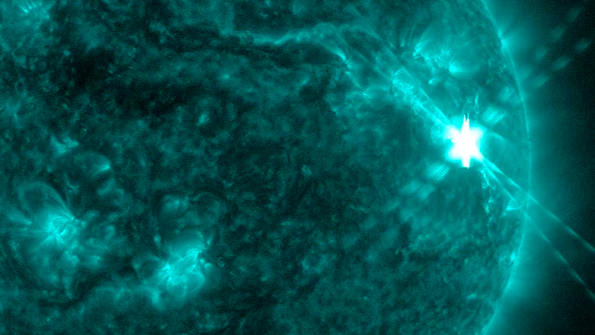 Солнечная вспышка класса X2,8 14 декабря 2023 года. Изображение: NASA / SDO  📷
