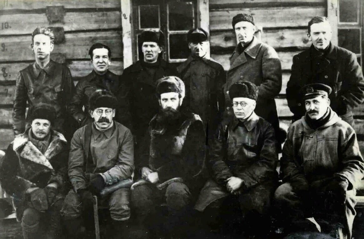 Участники 1 экспедиции. Первая русская экспедиция к северному полюсу седова. Участники 1 экспедиции. Седова 1912. Экспедиция дмитрия шпаро на северный полюс.