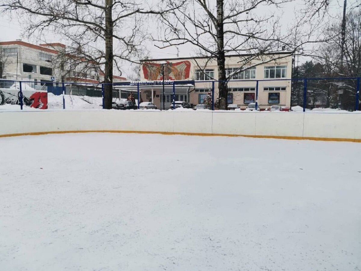 Картина по номерам без рамы/Каток на реке