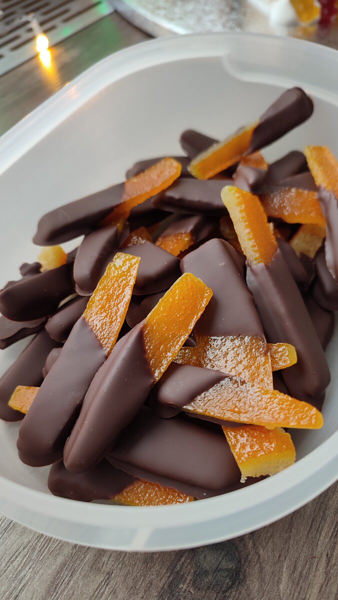 Листайте галерею пошаговых фото приготовления апельсиновых цукатов