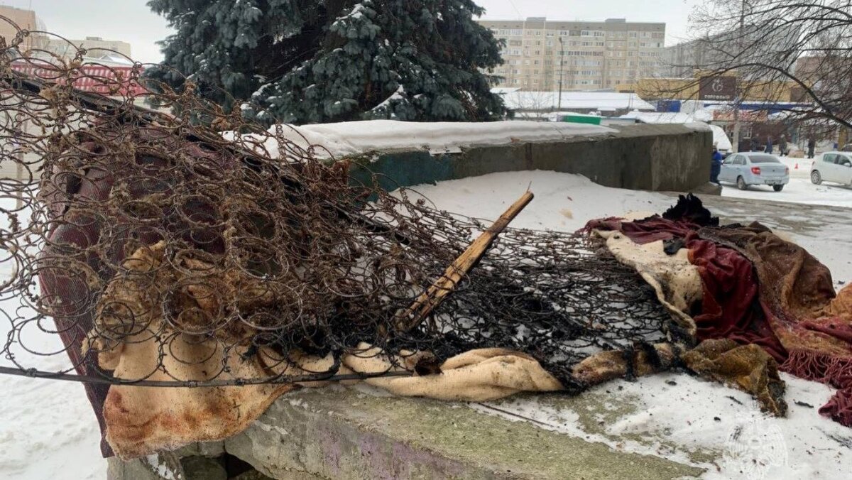 В Курчатове курильщик устроил пожар в подъезде | Вести-Курск | Дзен