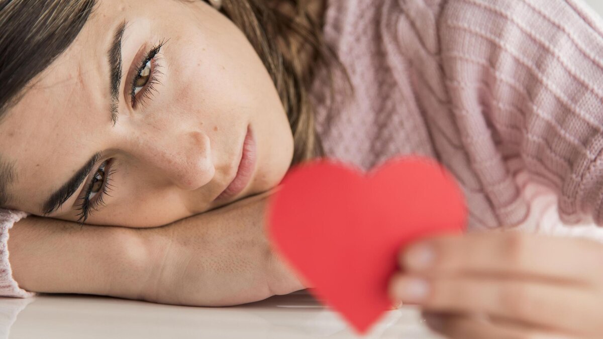    Отношения хорошие, но ощущения счастья нет? Психолог раскрыла признаки зависимости от мужчины© Freepik | freepik