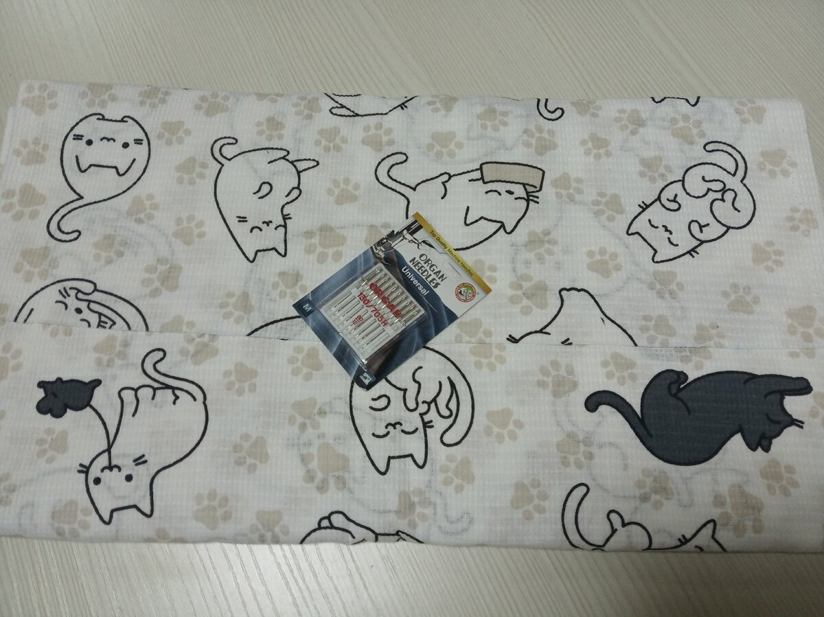 1-й заказ: вафельная с чудесными котиками и иголочки