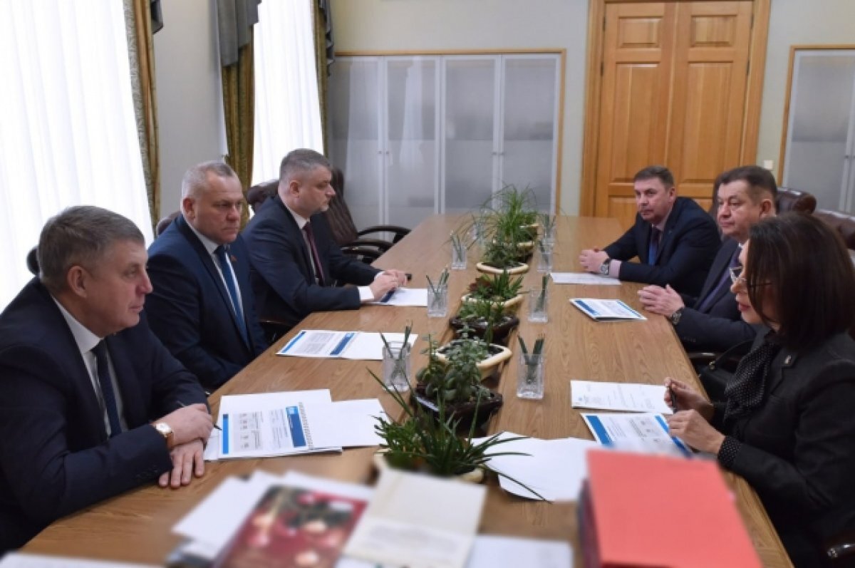    Брянский губернатор встретился с гендиректором «Газпром энергосбыт Тюмень»