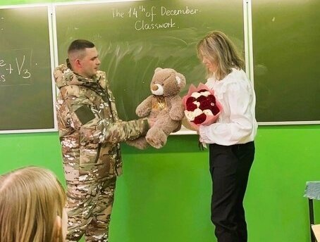    Боец поблагодарил ивановских школьников за письма поддержки