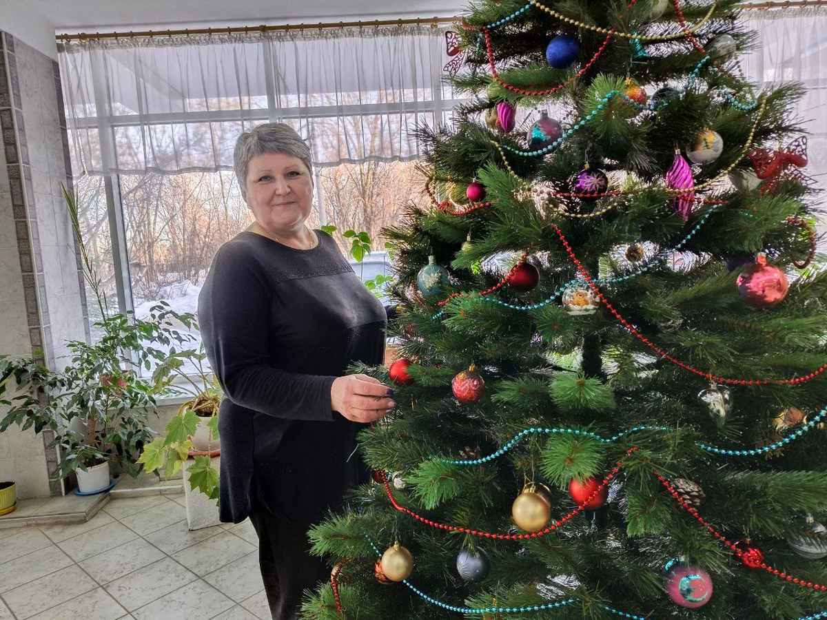 Неутомимая женщина, которая своими руками делает для нас праздник