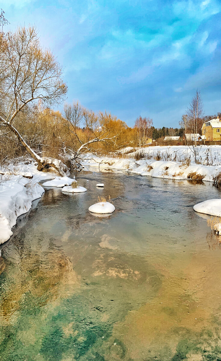 Вполне копабельное место: воды немного, хорошее ровное песчаное дно