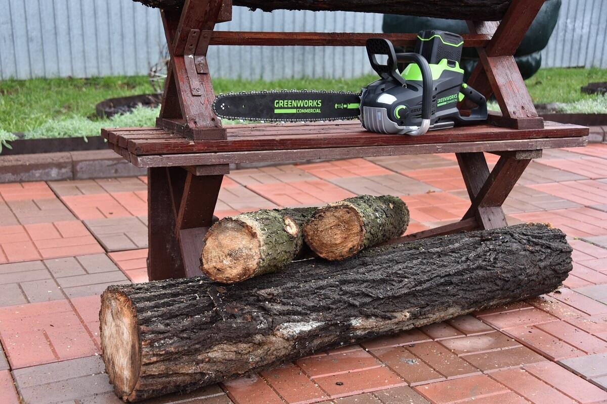 пила штиль электрозапуском и маленький экран. аккумуляторная пила для дров. цепная аккумуляторная пила макита duc302z. пила stihl megacuт 33 см. аккумуляторная пила для дров.