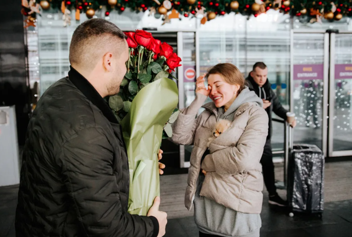 Романтическое предложение девушке. Плакат с возвращением домой. Как встретить бывшего. Как встретить бывшего. Сюрприз для любимого.