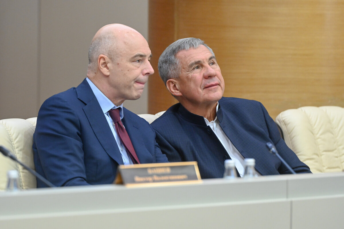 Рустам Минниханов заявил, что Татарстан даже в непростых условиях смог добиться экономического роста и увеличить доходы консолидированного бюджета республики. Фото: rais.tatarstan.ru