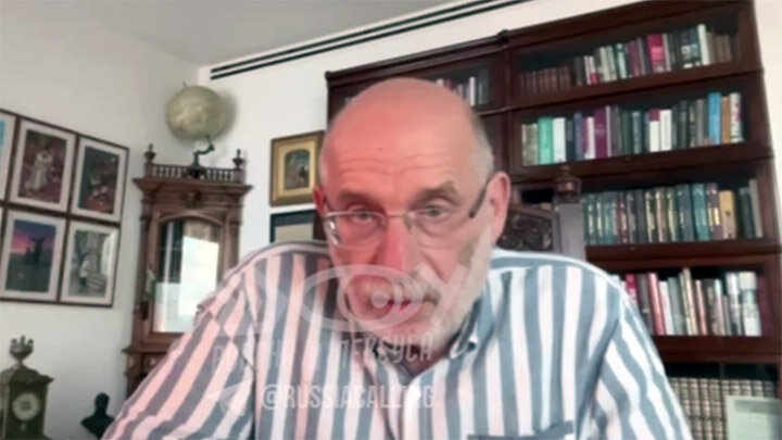 АКУНИН СТАЛ ОЧЕРЕДНОЙ "ЖЕРТВОЙ" ПРАНКЕРОВ, РАССКАЗАВ ПСЕВДО-ЗЕЛЕНСКОМУ, КАК ОН РАБОТАЕТ ПРОТИВ РОССИИ. СКРИНШОТ: ТГ-КАНАЛ "ВОВАН И ЛЕКСУС"