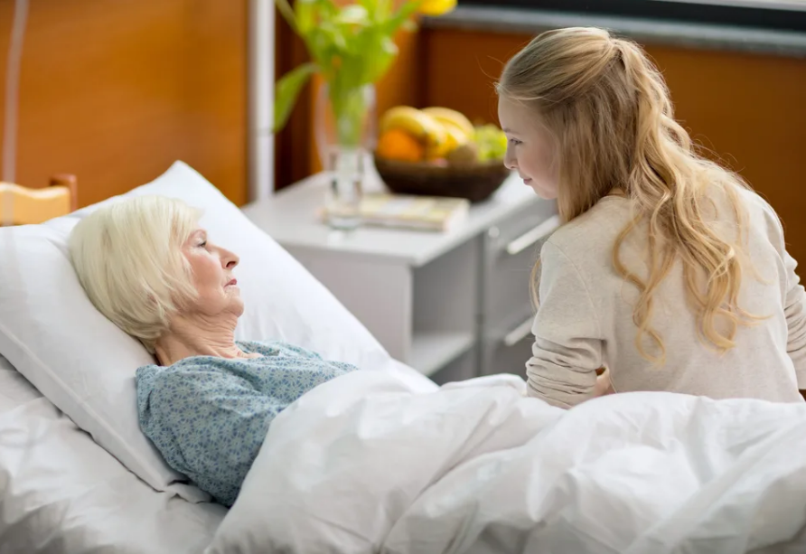 Друзья идут. Навестить больного. Дом для гостей. Идет навестить. Группа студентов.