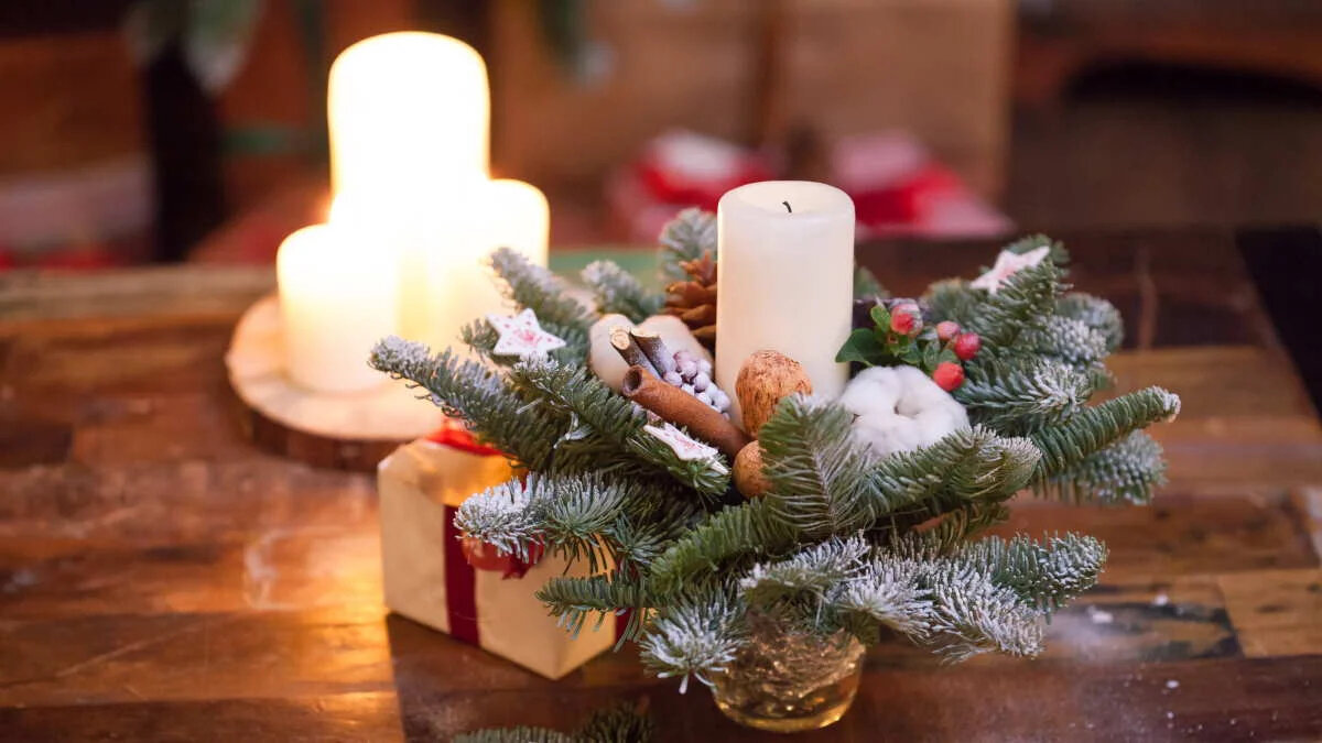     Украшения за 5 минут Ирина Петрова
Еловые веткиShutterstock/Fotodom