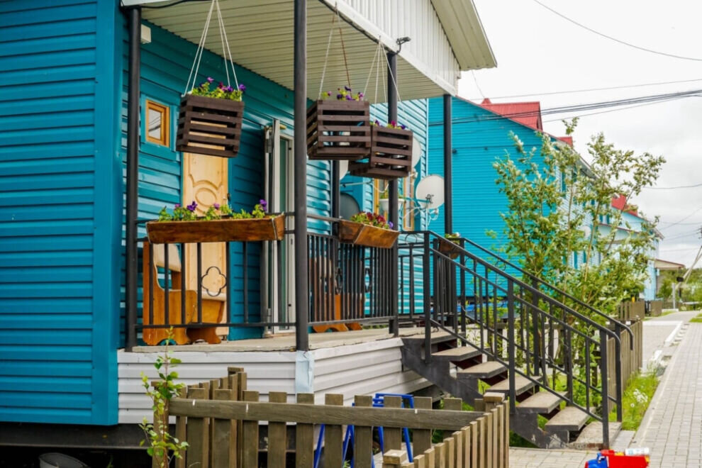 Рассказ губа. Сообщение об удивительном растении губы хукера. Аллергическая реакция губ от помады. Девушка губы уточкой. Интересный макияж губ оранжевый.