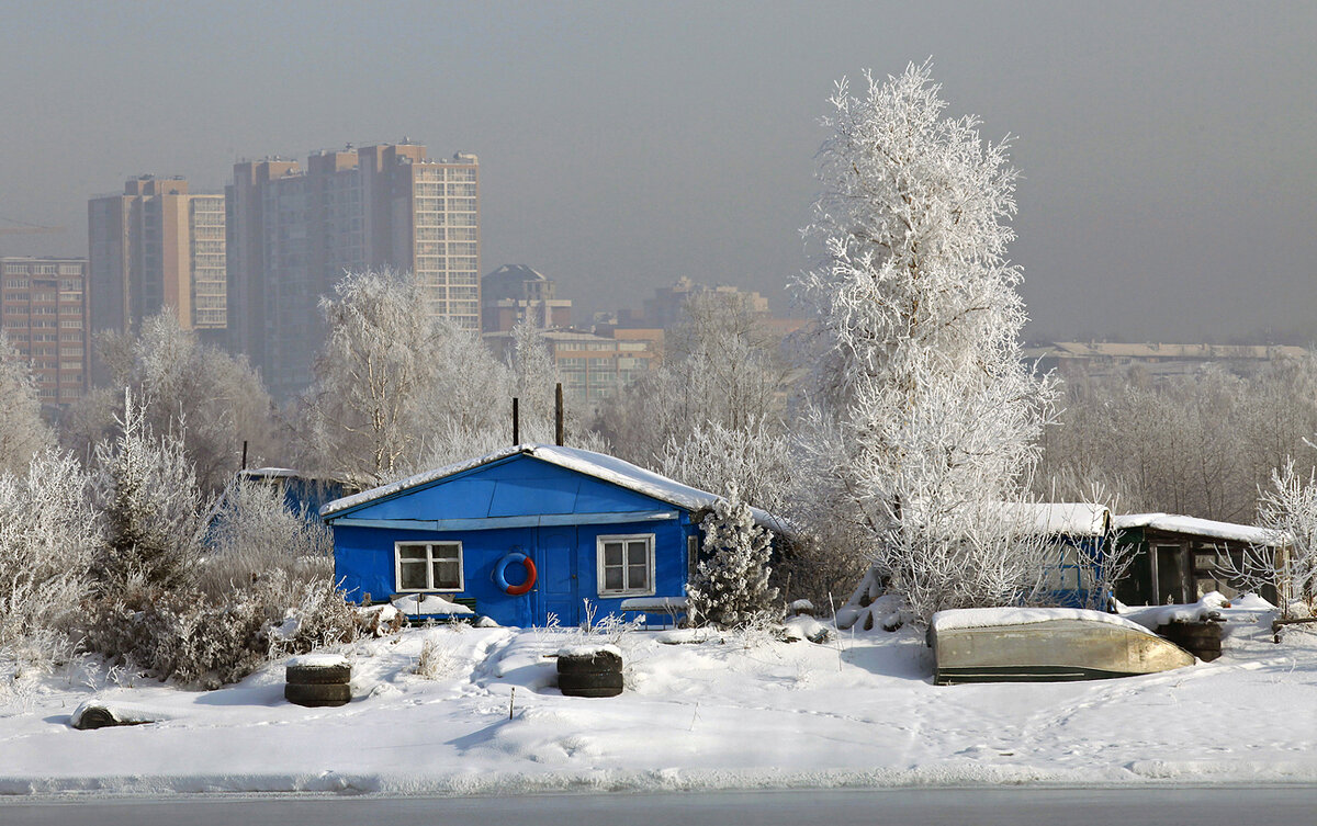 Сплав на льдине по реке Ангаре