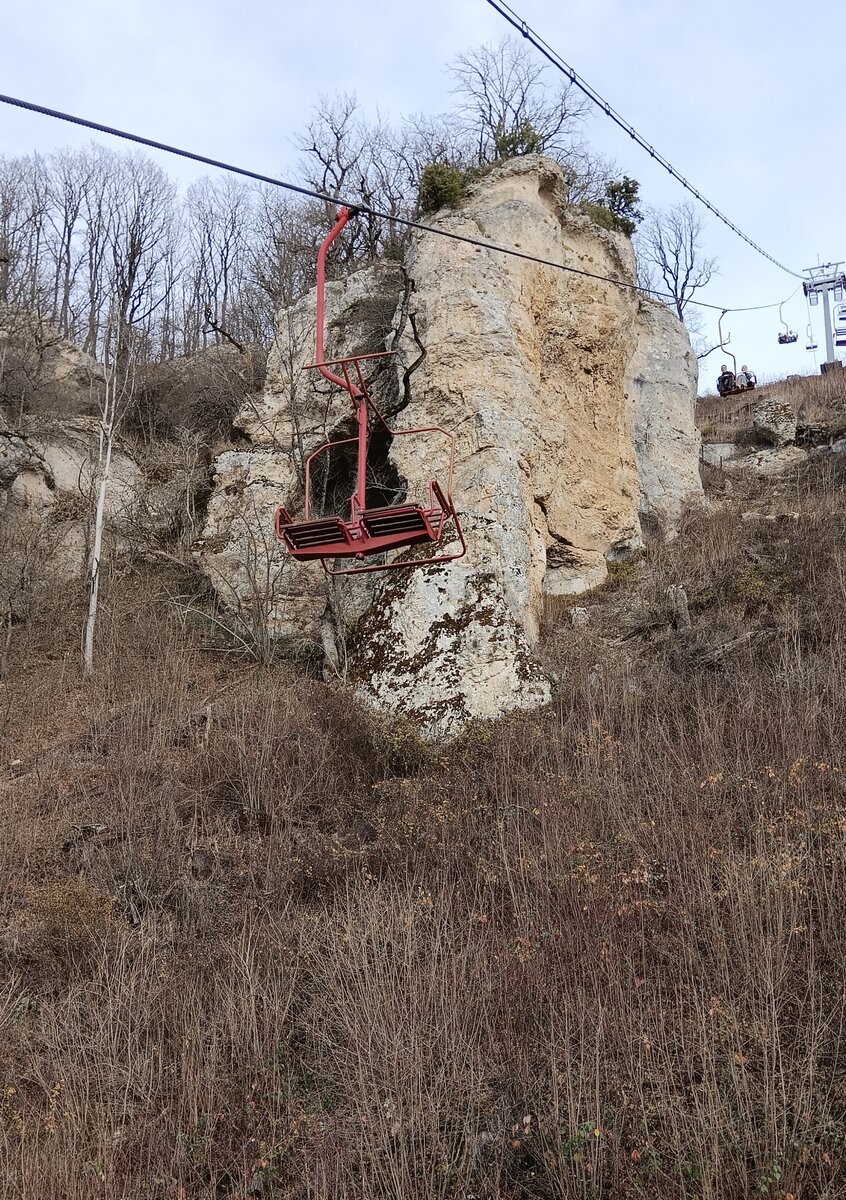Канатная дорога открытого типа. Впервые каталась на такой