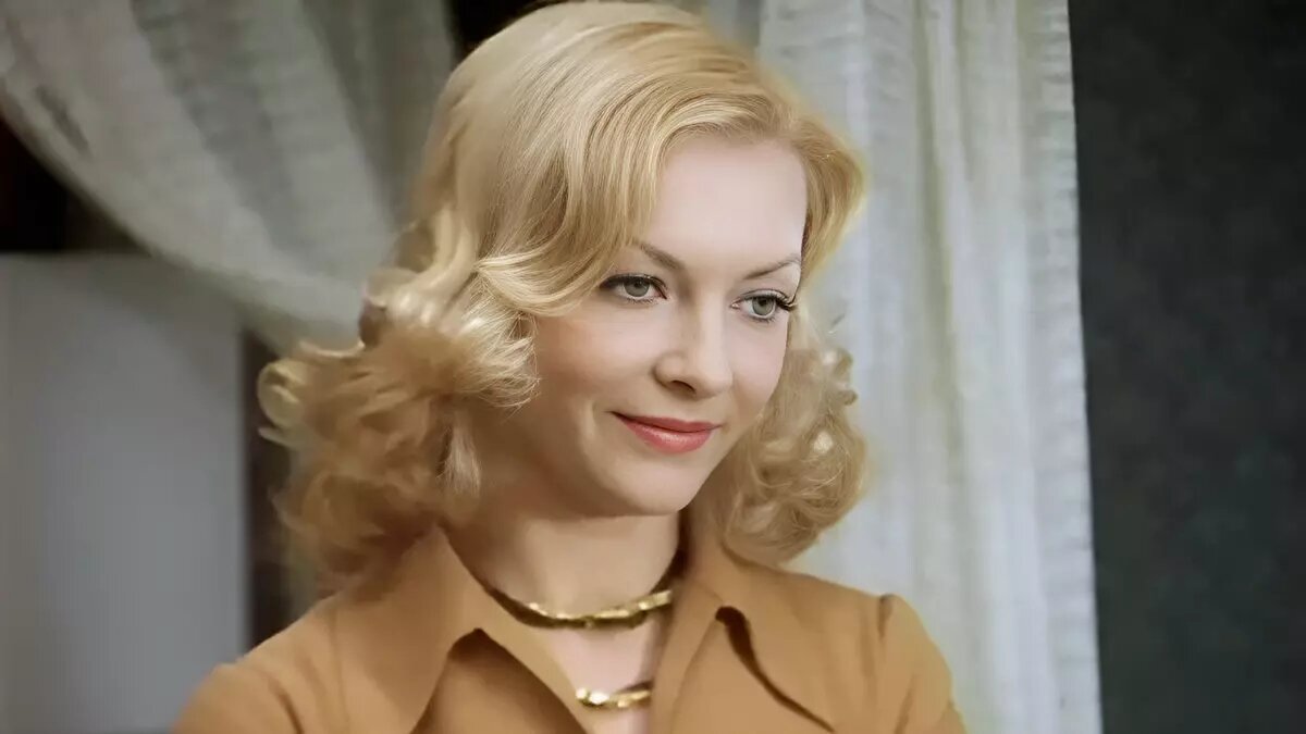 Одна из самых известных героинь Советского кино, которая потратила молодость на бесперспективные отношения с женатым