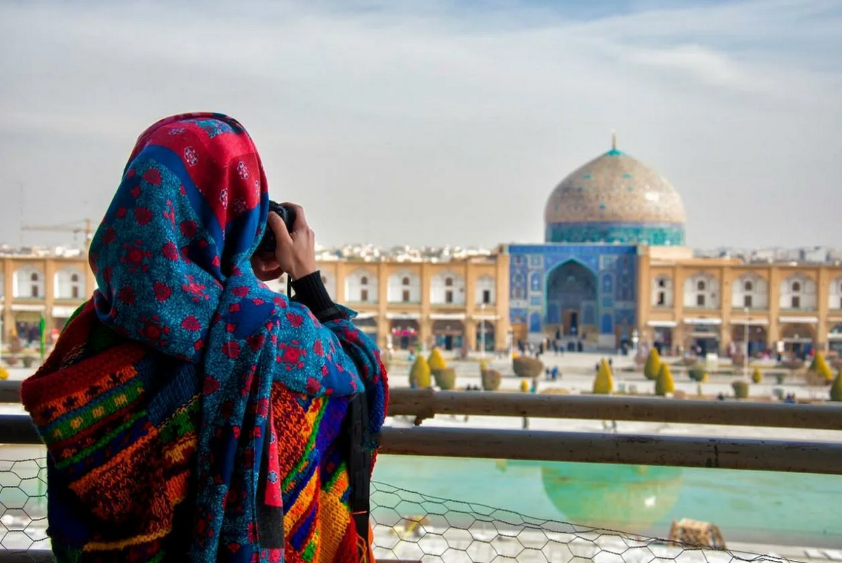 Iran tours. Тегеран Исфахан. Туристы в Иране 2022. Восток Иран. Конарек Иран.