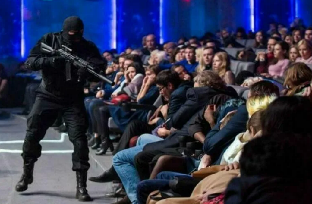 Лишь по счастливому стечению обстоятельств Екатерина не оказалась среди заложников