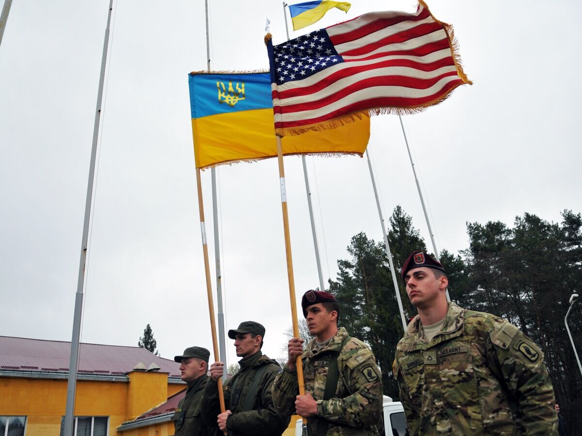    Военнослужащие 173-й бригады армии США перед началом украинско-американских командно-штабных учений "Фиарлес Гардиан - 2015"© РИА Новости / Стрингер