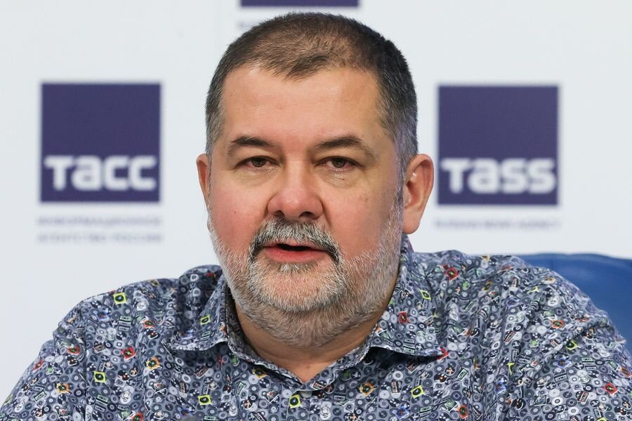   Писатель-фантаст Сергей Лукьяненко © Сергей Карпухин/ТАСС