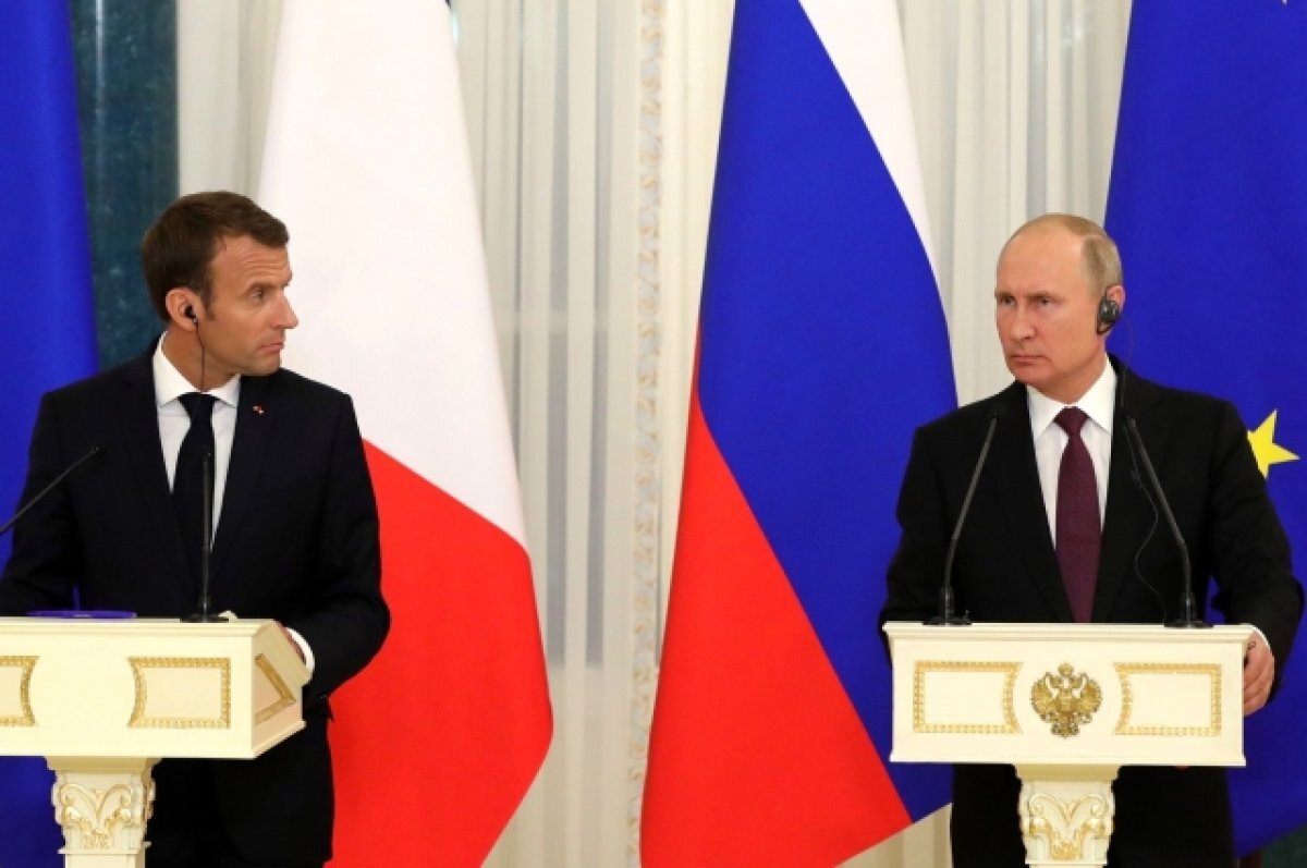    Макрон передал Путину, что его телефонный номер не изменился