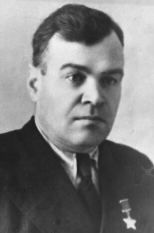 Пётр Григорьевич Лопатин (партизанский псевдоним «Дядя Коля»; 5 января 1907 — 9 июля 1974) — командир партизанской бригады, действовавшей в Минской области Белоруссии во время Великой Отечественной войны, капитан. Герой Советского Союза (1944)