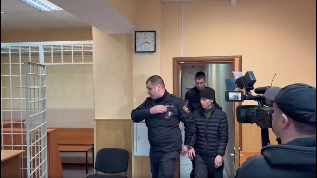 Суд в Новосибирске Ограничил Свободу Четверых Вымогателей на Рынках: Заключение в СИЗО до 10 Февраля 2024 года