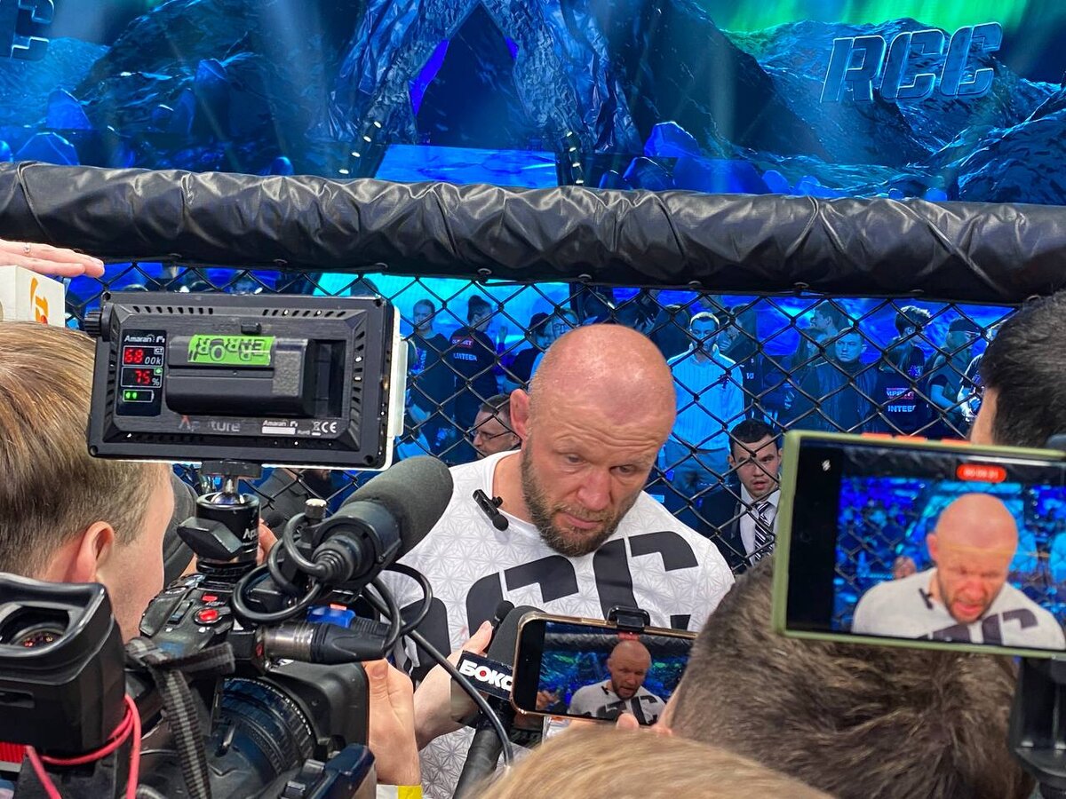 Александр Шлеменко нокаутировал противника.  Фото: Фото: ФедералПресс / Анастасия Алимпиева