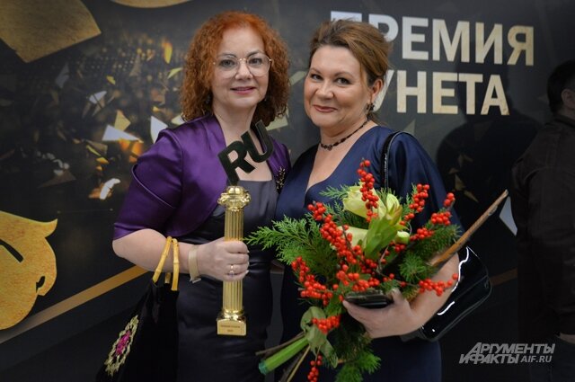    Марина Набатникова, руководитель отдела спецпроектов ИД «АиФ», автор и редактор проекта «Доброволец»; Ольга Филиппова, руководитель отдела внедрения и развития спецпроектов ИД «АиФ», продюсер проекта «Доброволец». Фото:  АиФ/ Эдуард Кудрявицкий,