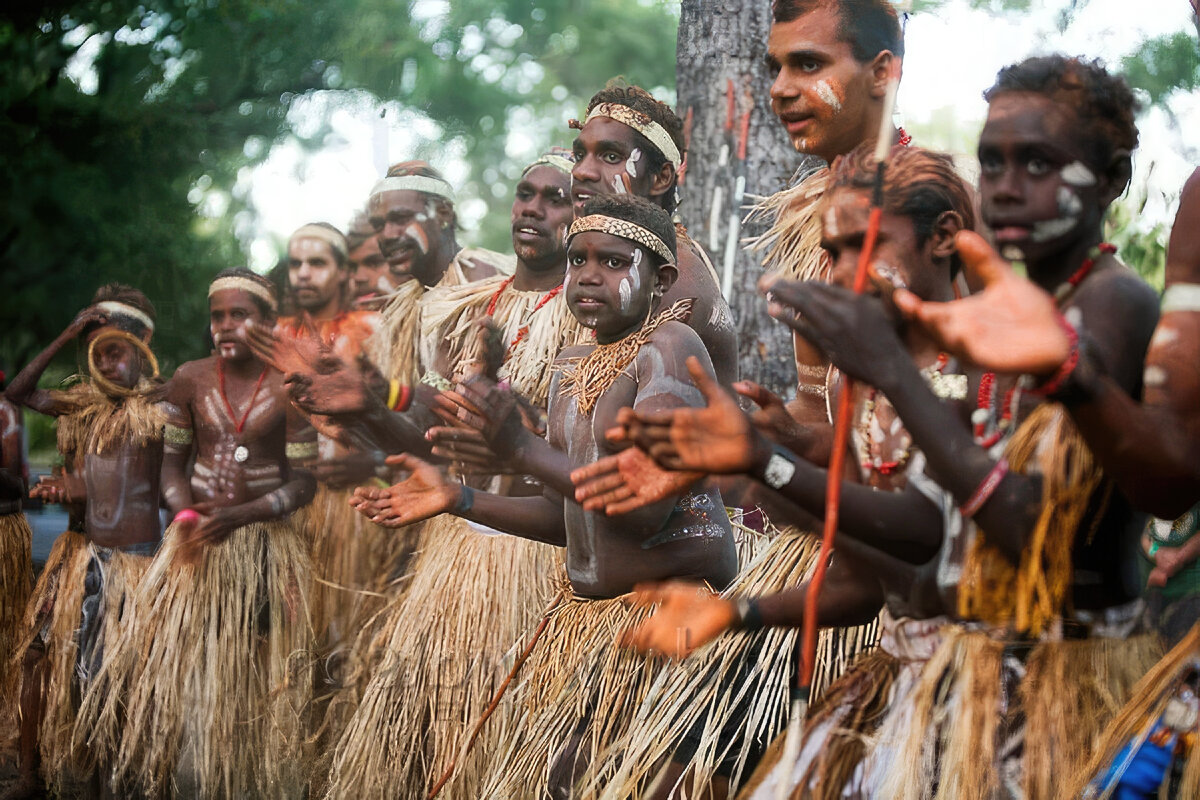 Народы австралии 7. Народы Австралии барриноидная группа. Бушмены Австралии. Австралийцы коренные жители Австралии. Туземцы Австралии коренные жители.