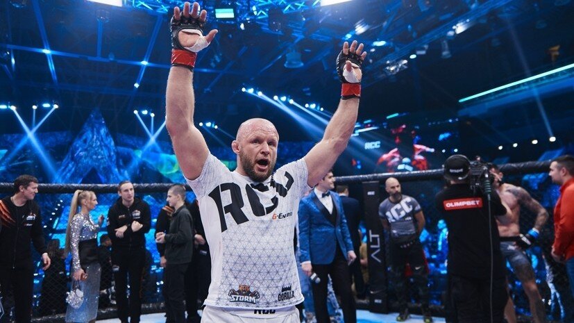     Российский боец Александр Шлеменко  RCC MMA