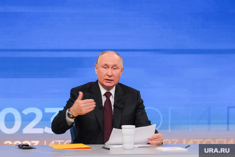    Путин твердо заявил, что попытки вмешательства из вне в дела страны будут пресекаться