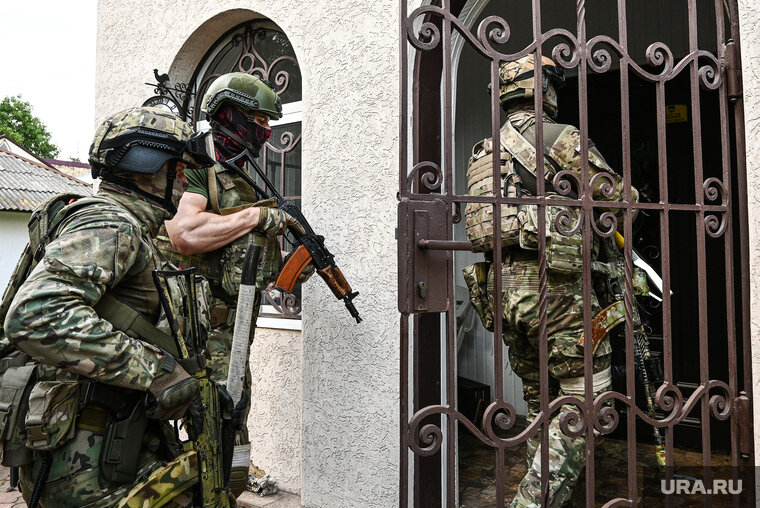    Рейды проходя в ресторанах с полной посадкой гостей