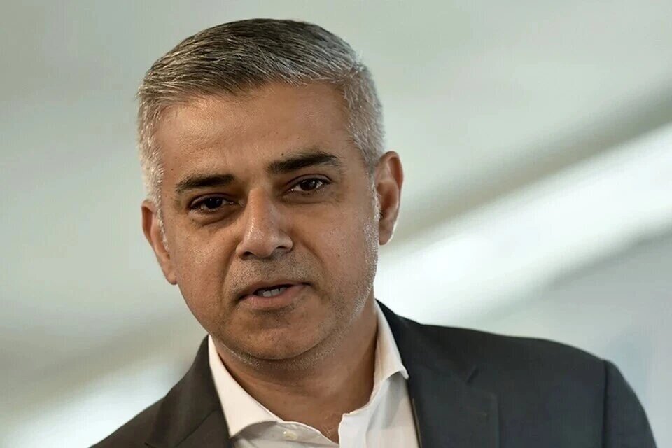    Telegraph: Мэр Лондона Хан отказал Кличко в передаче подлежащих утилизации машин REUTERS