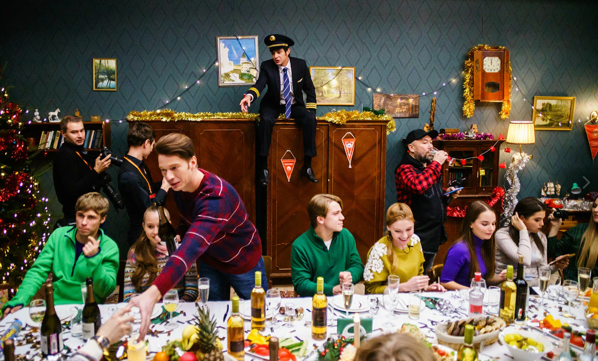 гоша куценко кадры елки. ёлки 2 фильм. ёлки фильм 2010. сколько лет фильму елки. ёлки фильм 2010.