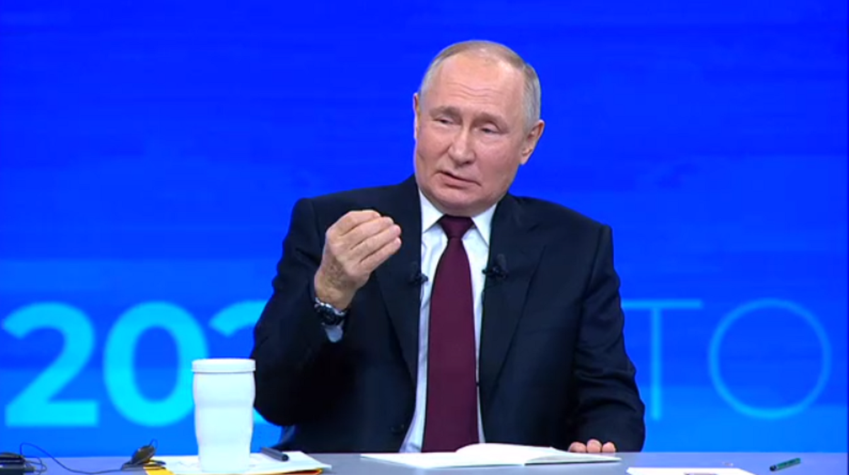 Скриншот из видео большой пресс-конференции Путина.