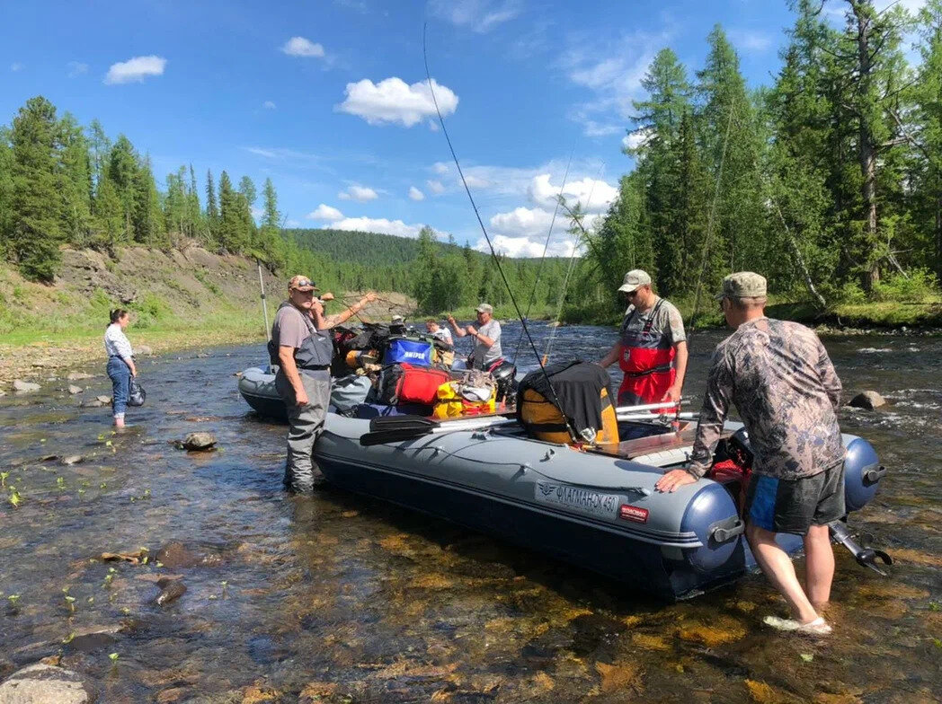 Рыбалка на Плато Путорана с огромным арсеналом подручных средств.