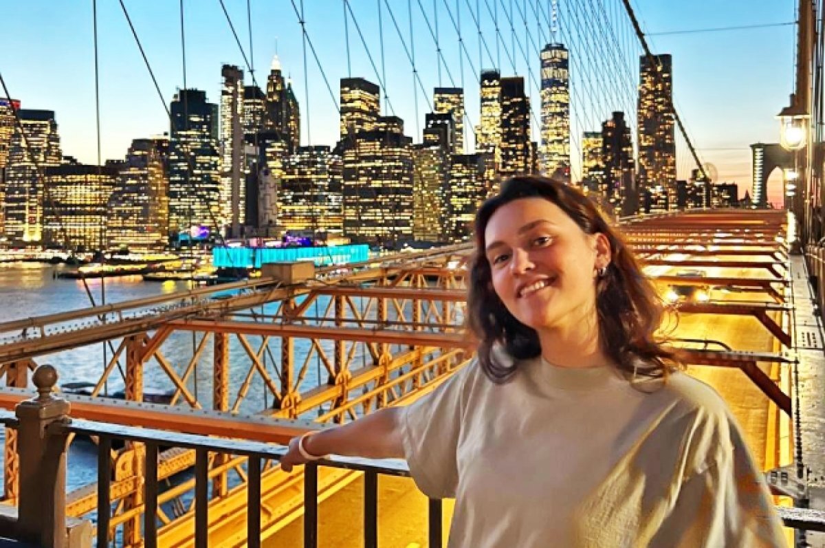    На Бруклинском мосту в Нью-Йорке.