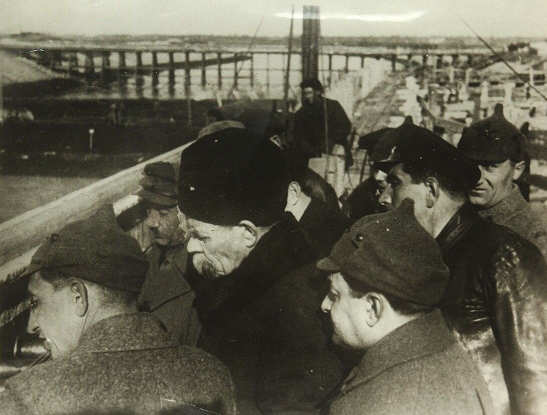 Артель забытые моряки. Забытые моряки. Эпрон на подводной лодке. Забытые моряки. Экипаж корабля.