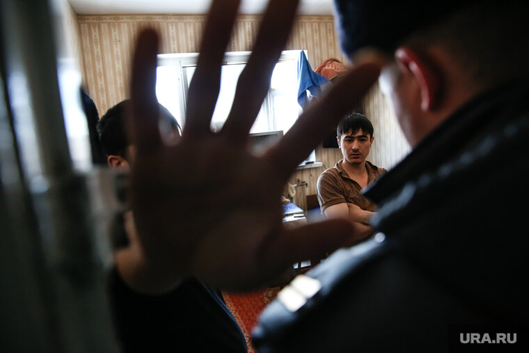    Собственники прописали мигрантов в квартирах за денежное вознаграждение